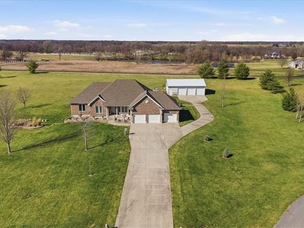 19104 Autumn Lane, Pleasant Hill, MO 64080