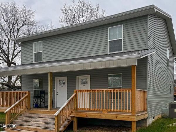 141/143 Oak Street , Athens, TN 37303