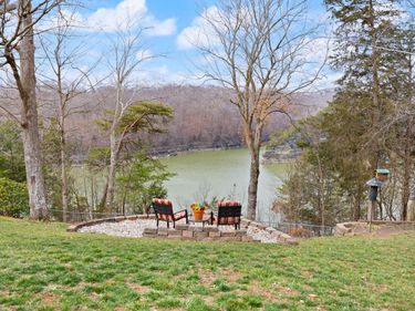 512 Water Cliff Drive, Somerset, KY 42503