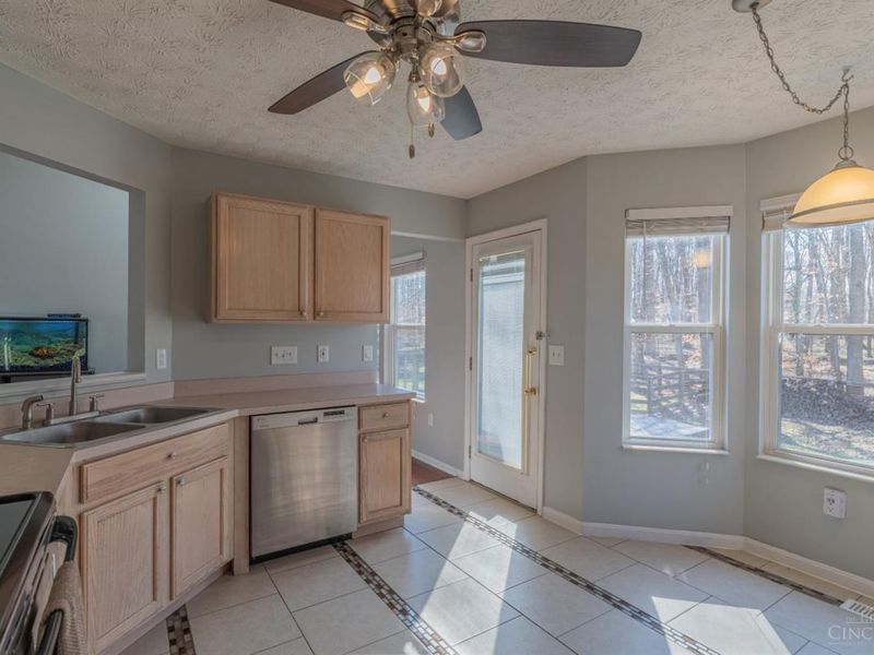 6084 Weber Oaks Drive, Miami Twp, OH 45140 Photo 12