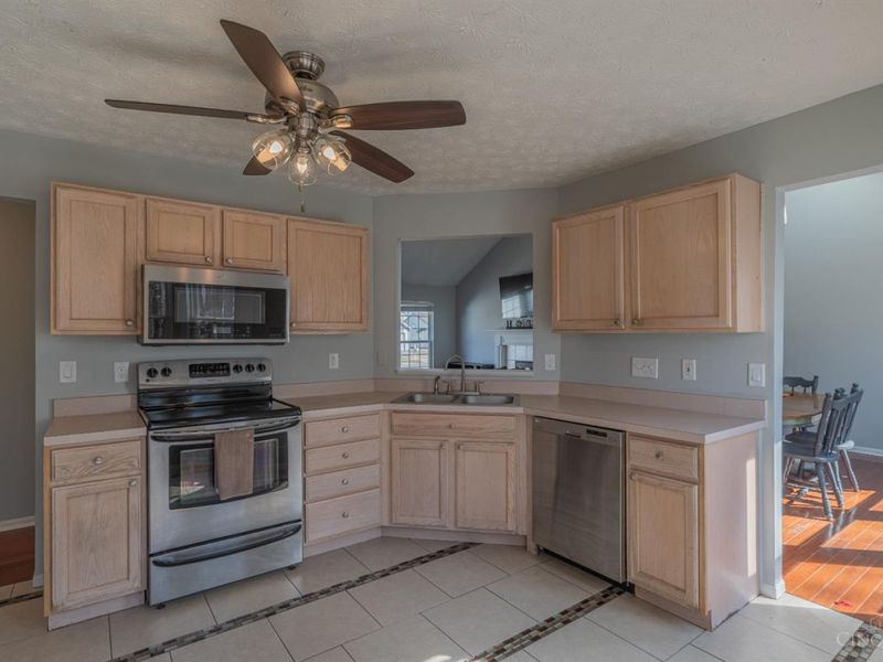 6084 Weber Oaks Drive, Miami Twp, OH 45140 Photo 13