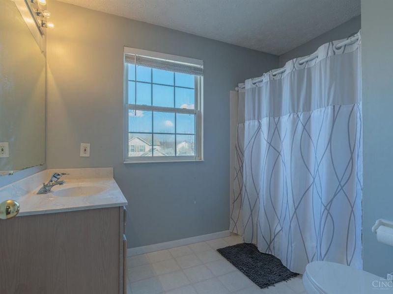 6084 Weber Oaks Drive, Miami Twp, OH 45140 Photo 32