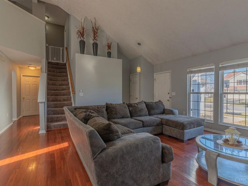 6084 Weber Oaks Drive, Miami Twp, OH 45140 Photo 4