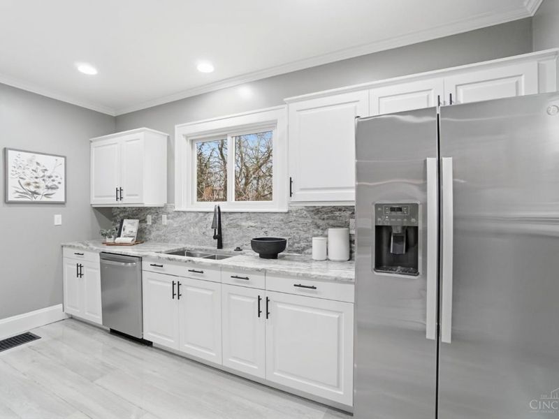 1352 Westminster Drive, Cincinnati, OH 45229 Photo 11