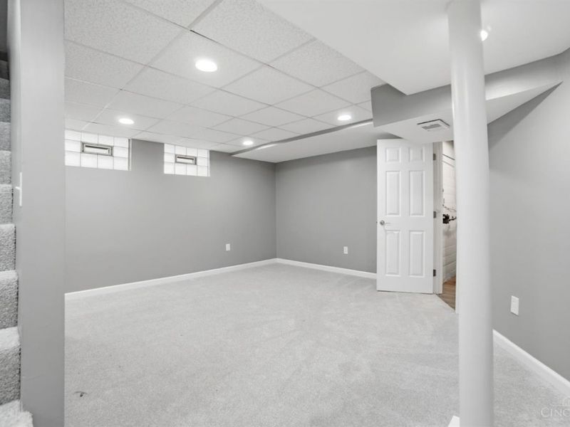 1352 Westminster Drive, Cincinnati, OH 45229 Photo 32