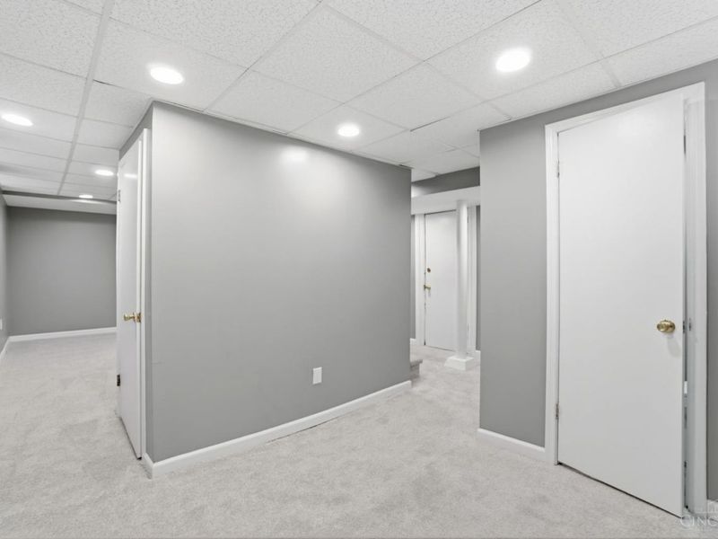 1352 Westminster Drive, Cincinnati, OH 45229 Photo 34