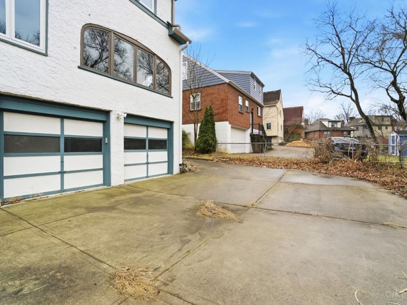 1352 Westminster Drive, Cincinnati, OH 45229 Photo 38