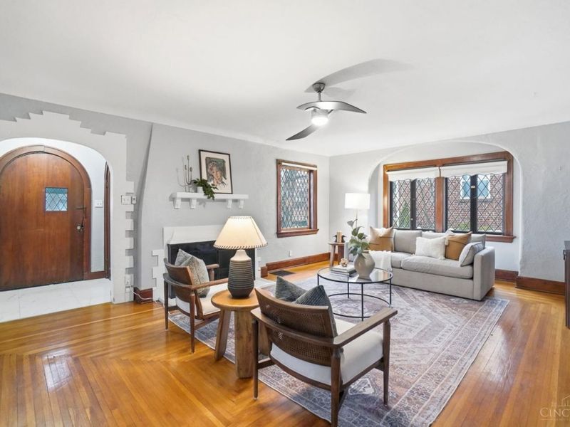 1352 Westminster Drive, Cincinnati, OH 45229 Photo 4