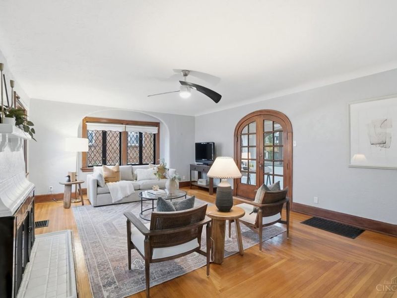 1352 Westminster Drive, Cincinnati, OH 45229 Photo 6