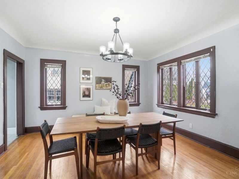 1352 Westminster Drive, Cincinnati, OH 45229 Photo 9