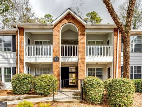 514 Streamside Drive, Unit 514, Roswell, GA 30076