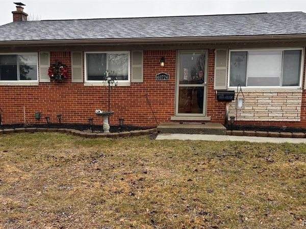 40724 Pickett Ridge Road, Sterling Heights, MI 48313
