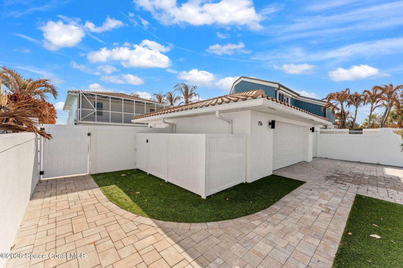 755 S Atlantic Avenue, Cocoa Beach, FL 32931 Photo