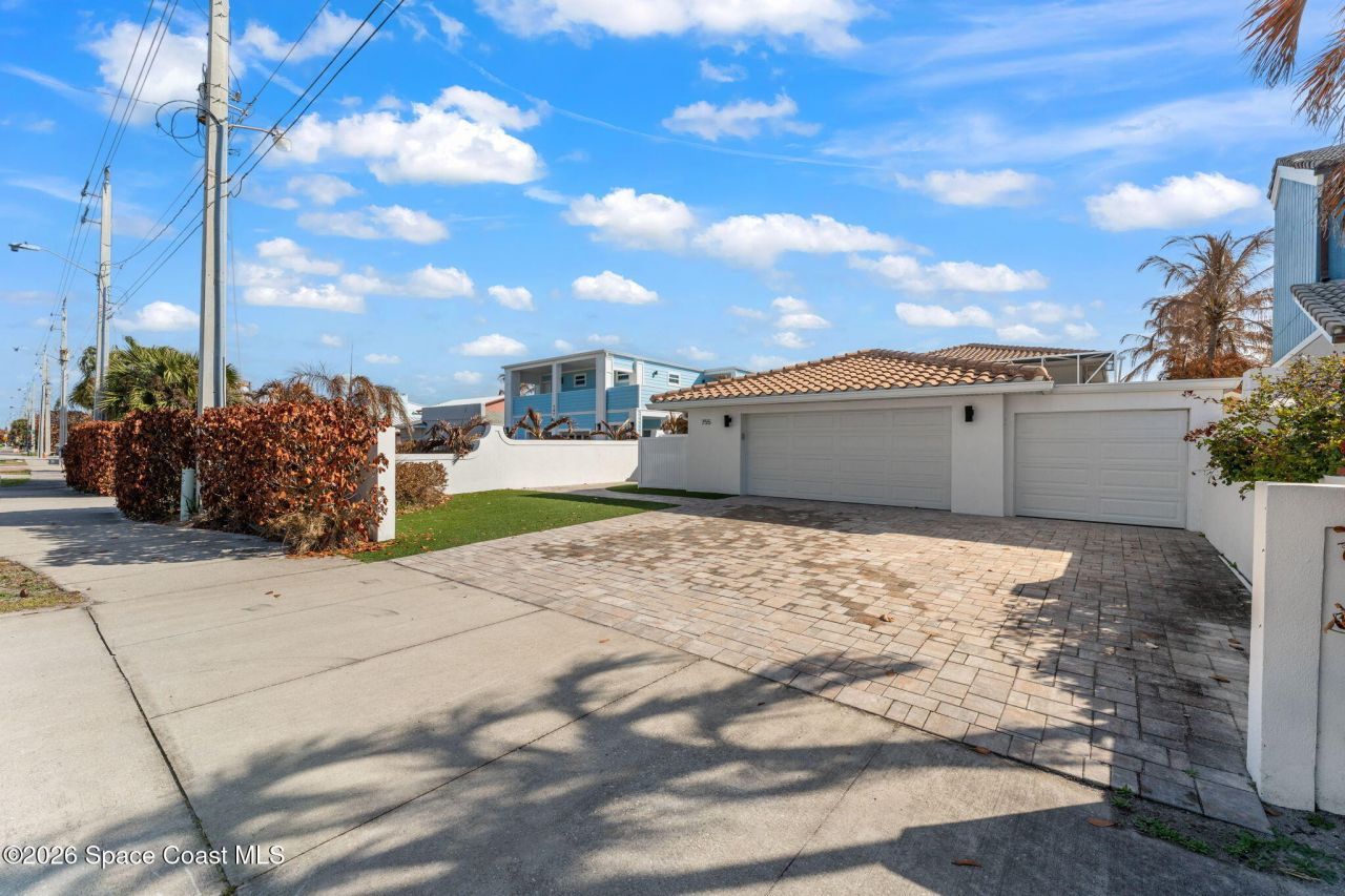 755 S Atlantic Avenue, Cocoa Beach, FL 32931 Photo