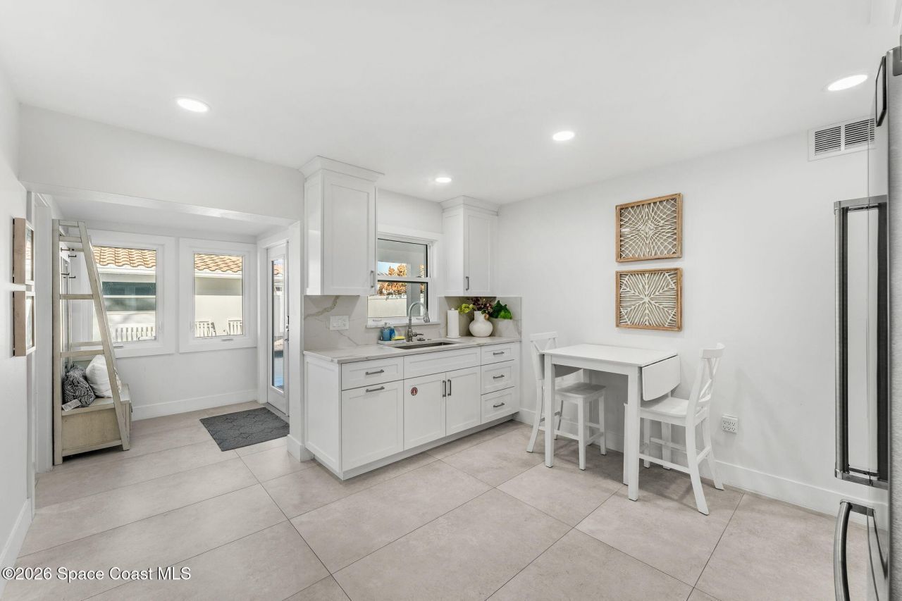 755 S Atlantic Avenue, Cocoa Beach, FL 32931 Photo