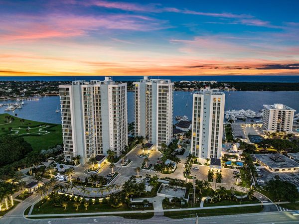 1 Water Club Way, Unit 504, North Palm Beach, FL 33408