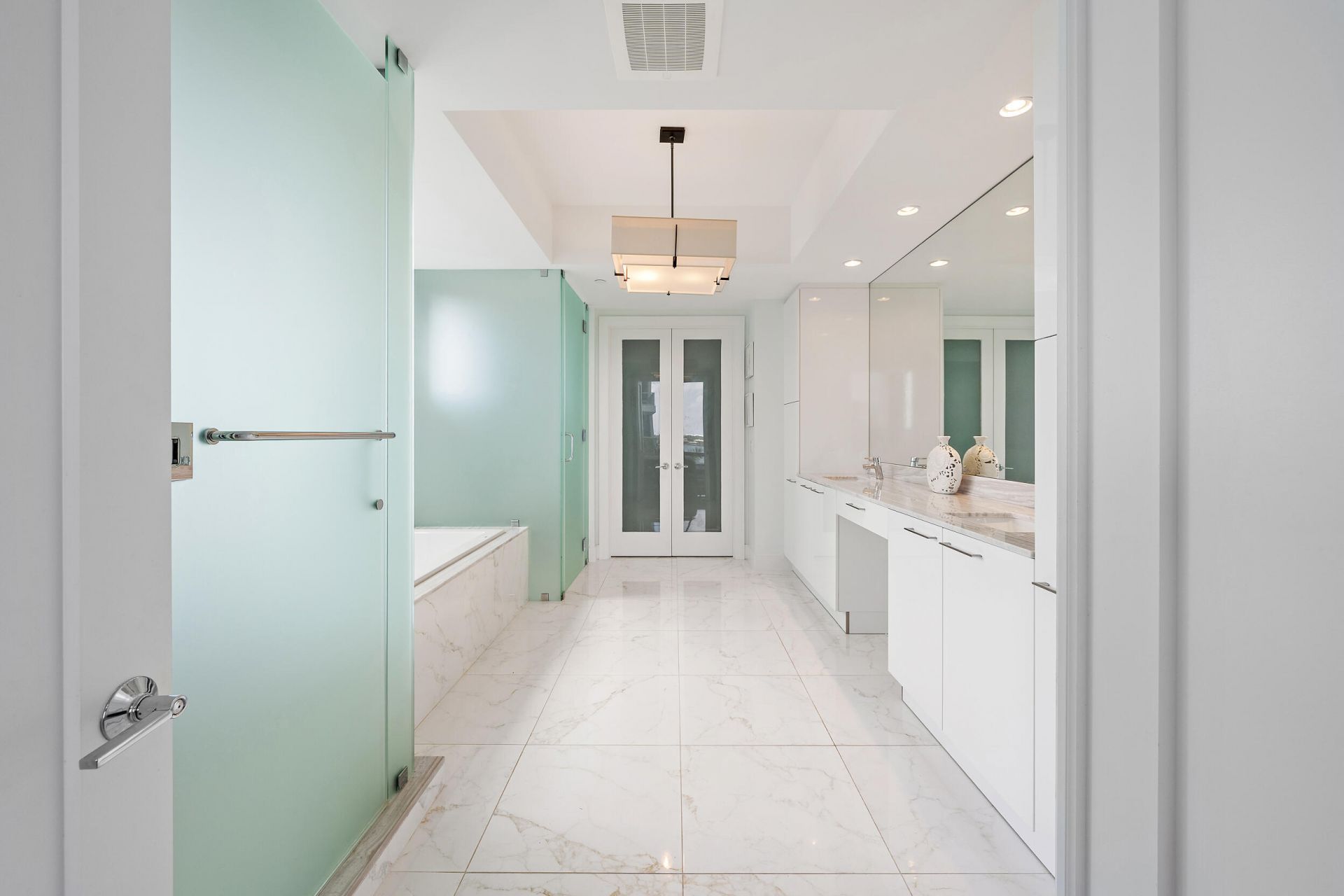 1 Water Club Way, Unit 504, North Palm Beach, FL 33408 Photo