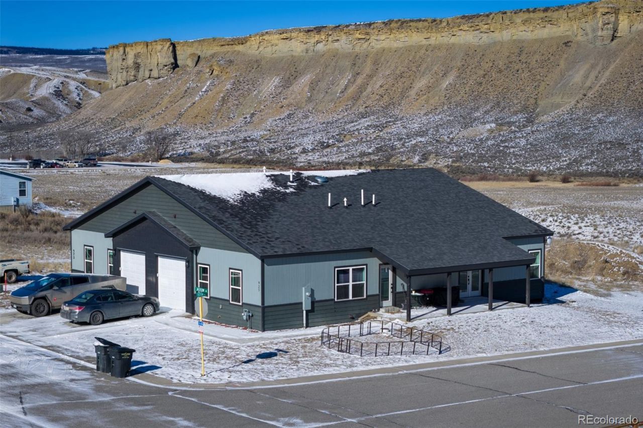 925 Jackson Avenue, Kremmling, CO 80459 Main Photo