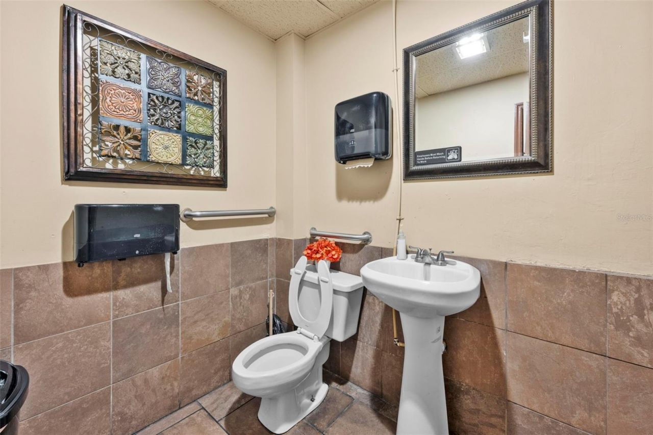 7390 Shoal Line Boulevard , Weeki Wachee, FL 34607 Photo