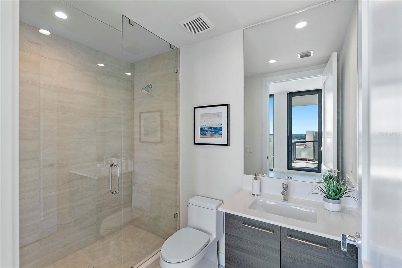 301 1st Street S, Unit 1607, Saint Petersburg, FL 33701 Photo