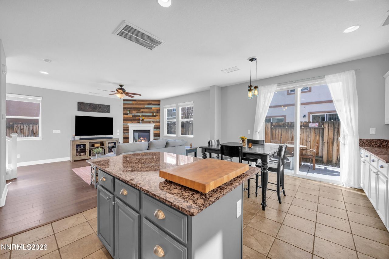 2085 Black Sand Drive, Reno, NV 89521 Photo