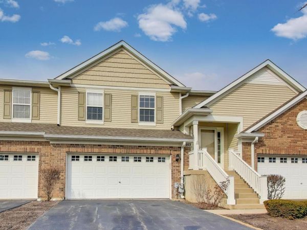 1552 Matthew Drive, Unit 1552, Algonquin, IL 60102
