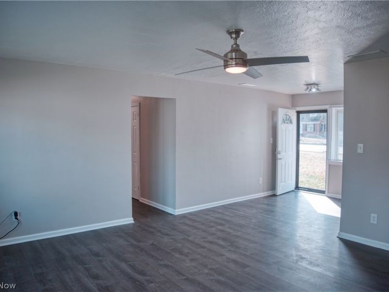 9272 W Ridgewood Drive, Parma Heights, OH 44130 Photo 5