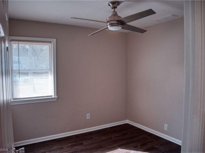 9272 W Ridgewood Drive, Parma Heights, OH 44130 Photo 9