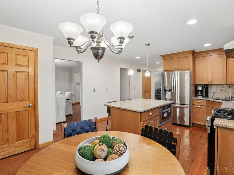 8165 Millview Drive, Sycamore Township, OH 45249 Photo 10