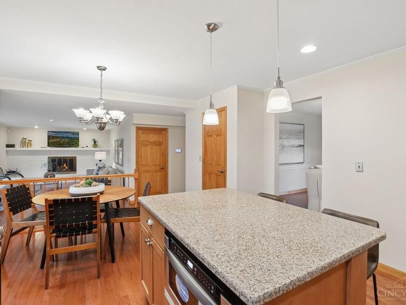 8165 Millview Drive, Sycamore Township, OH 45249 Photo 11