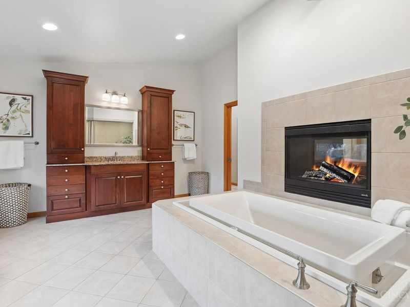 8165 Millview Drive, Sycamore Township, OH 45249 Photo 23