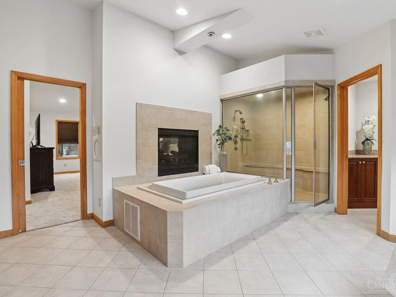 8165 Millview Drive, Sycamore Township, OH 45249 Photo 24