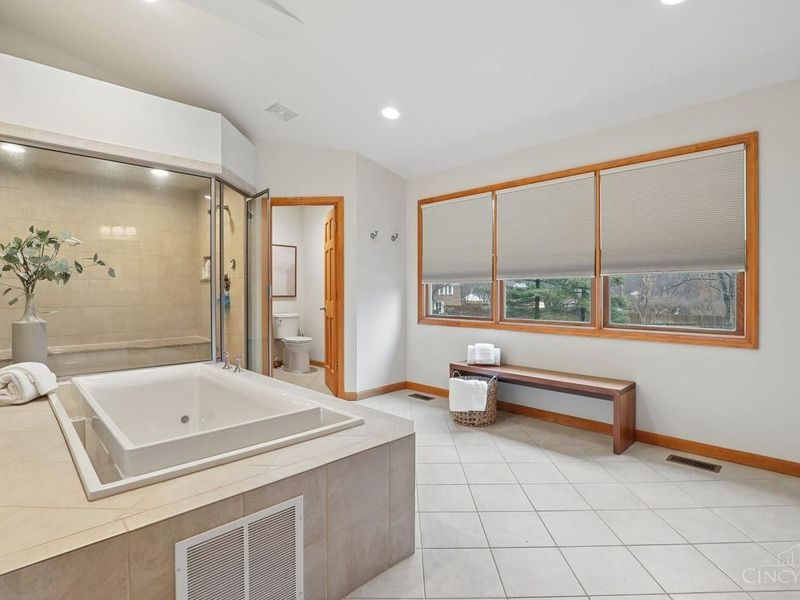 8165 Millview Drive, Sycamore Township, OH 45249 Photo 25