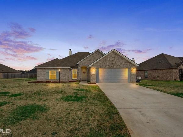 614 Aubrey Walk , Haughton, LA 71037