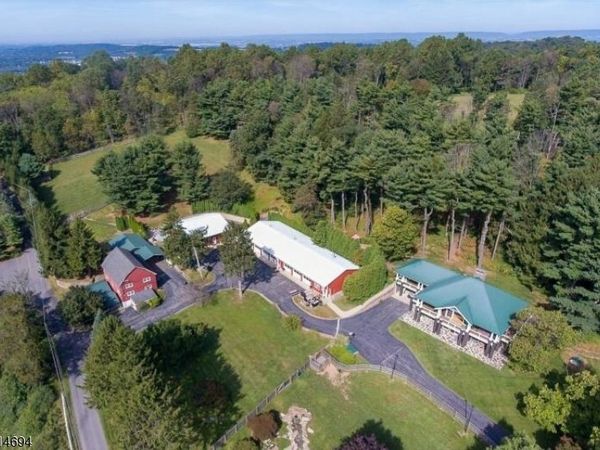 201 Lows Hollow Rd, Lopatcong, NJ 08886