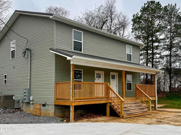 153/155 Oak Street , Athens, TN 37303