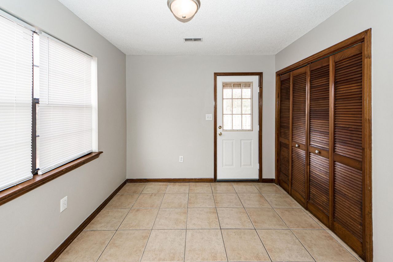 7620 Valleyview Circle Photo 10