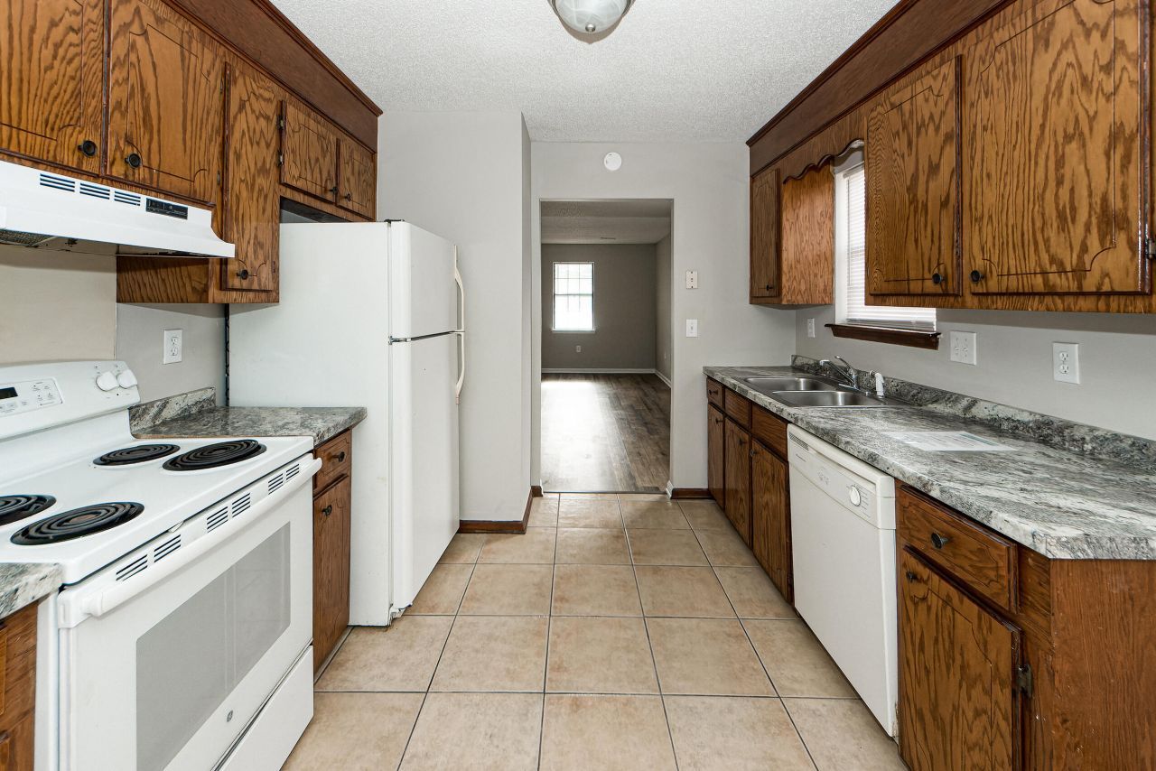 7620 Valleyview Circle Photo 12