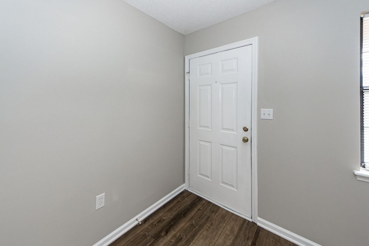 7620 Valleyview Circle Photo 4