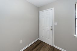 7620 Valleyview Circle photo 4