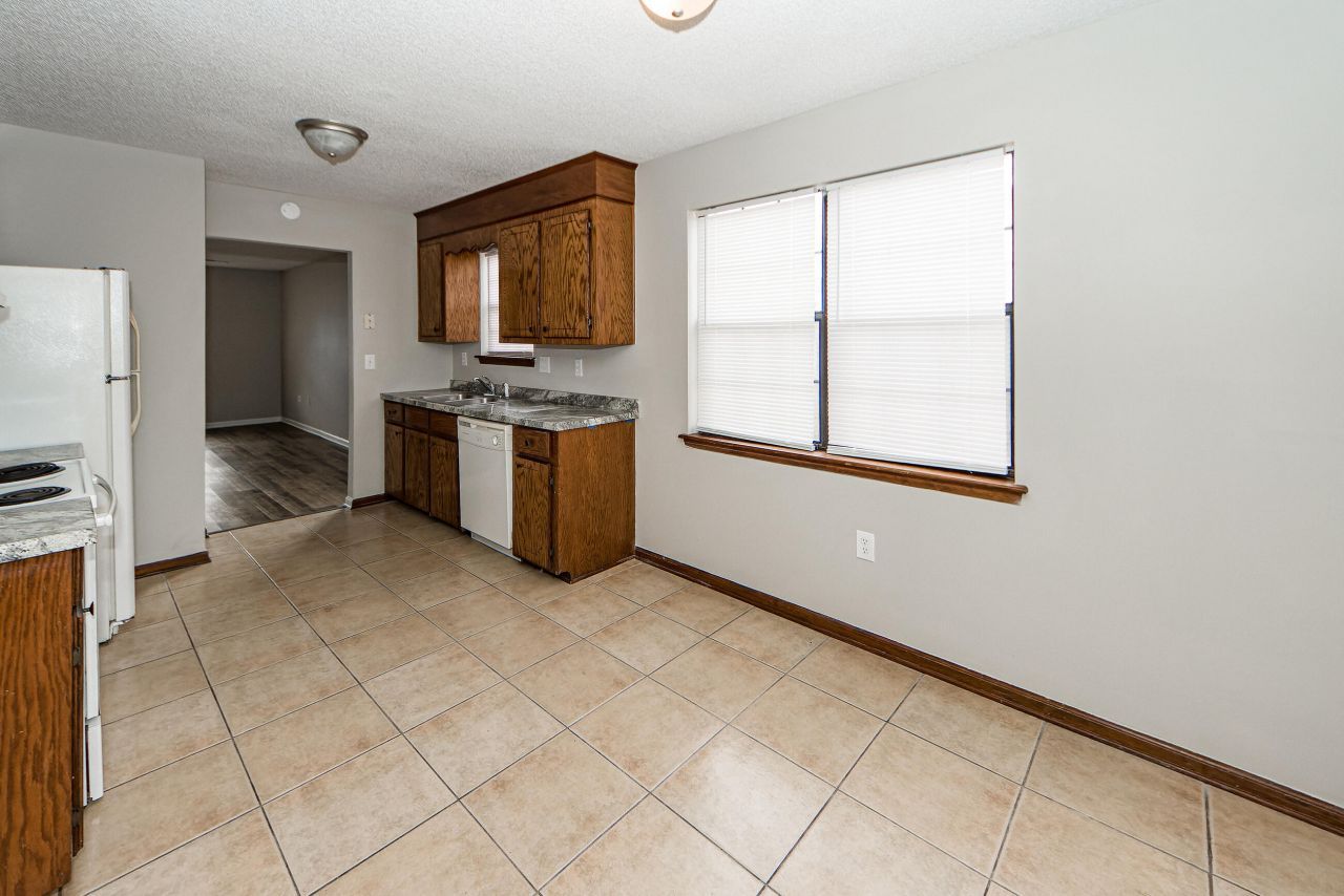 7620 Valleyview Circle Photo 9