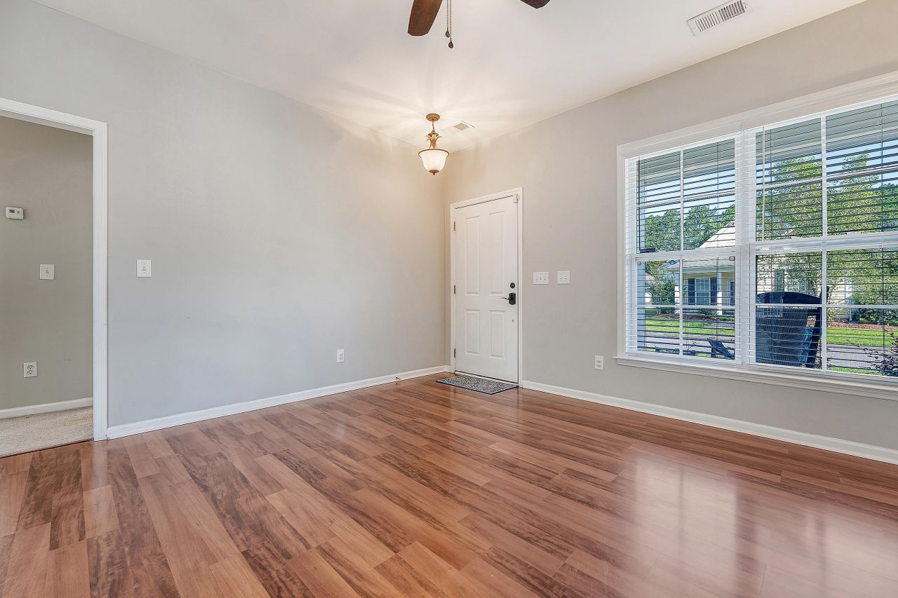 111 Foxglove Avenue Photo 10