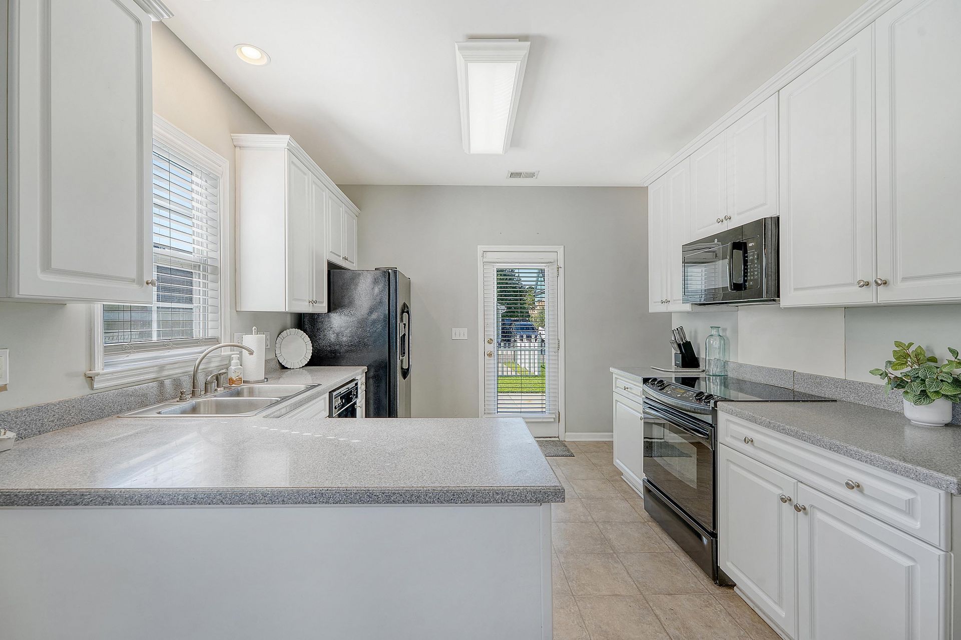 111 Foxglove Avenue Photo 17