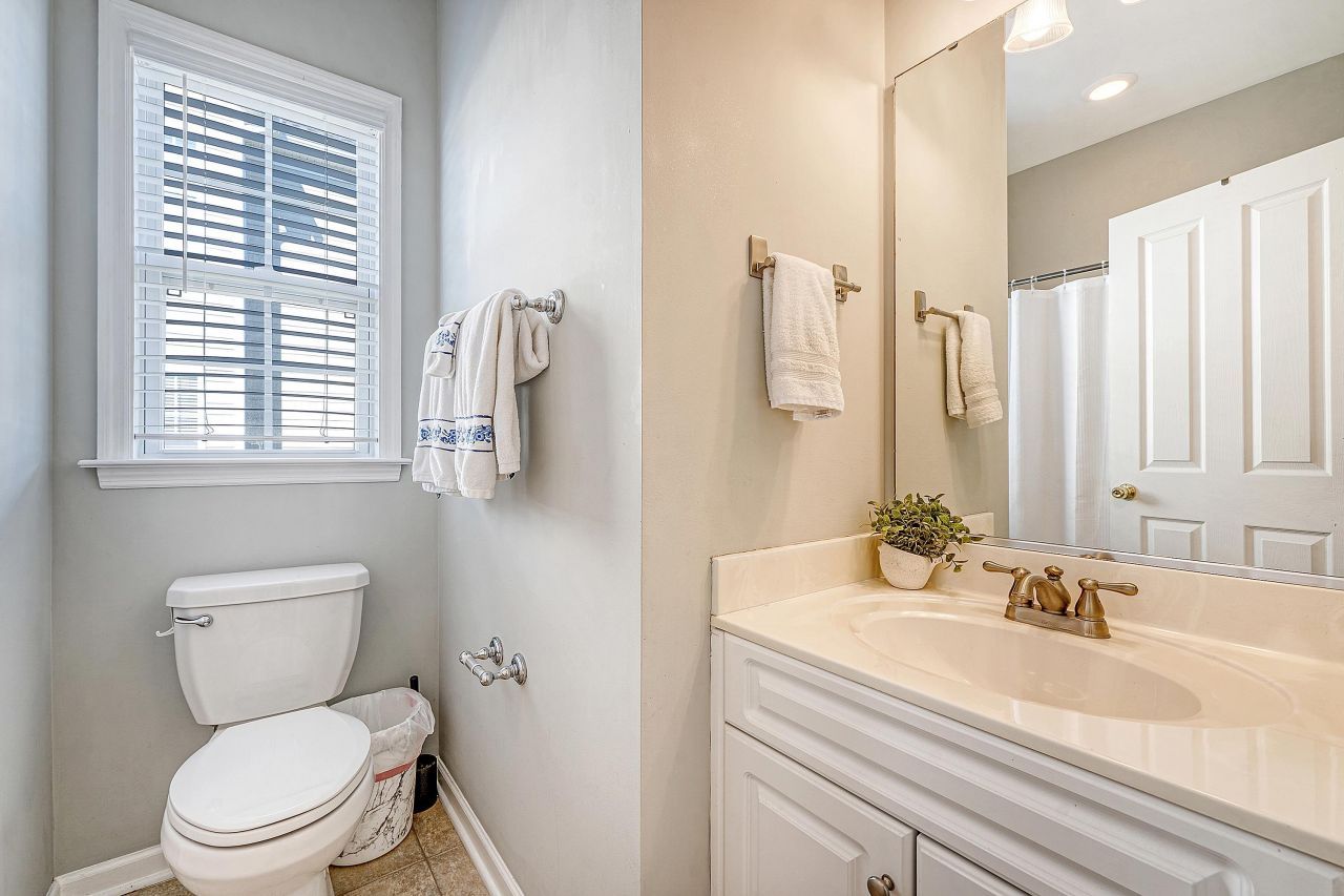 111 Foxglove Avenue Photo 33