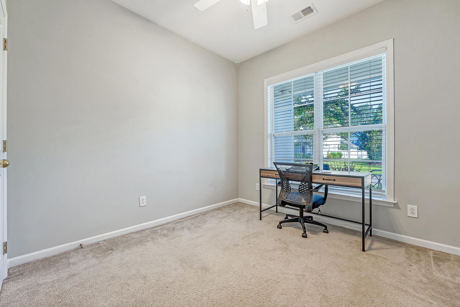 111 Foxglove Avenue Photo 33