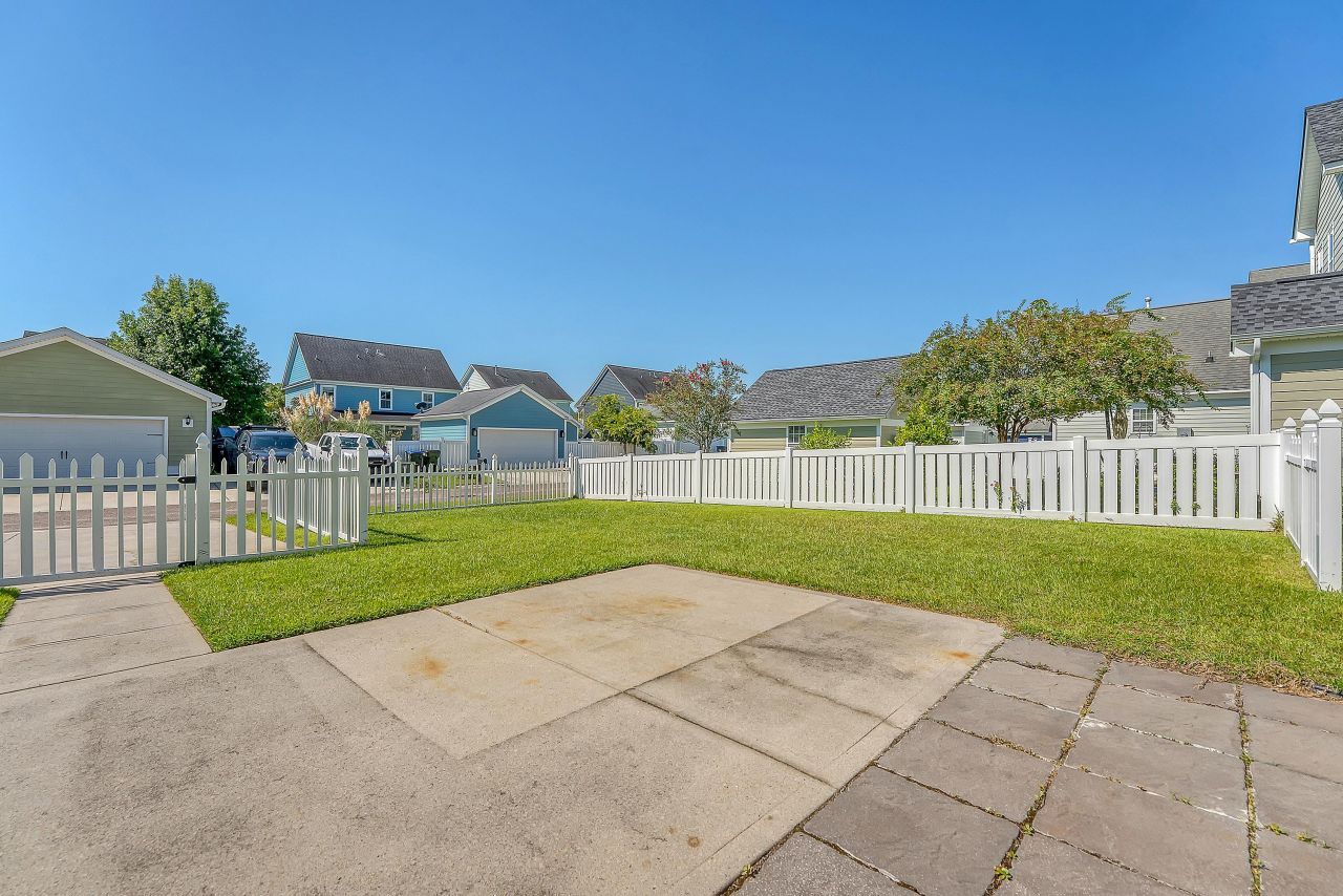 111 Foxglove Avenue Photo 38