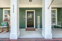 111 Foxglove Avenue photo 4