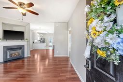 111 Foxglove Avenue photo 4