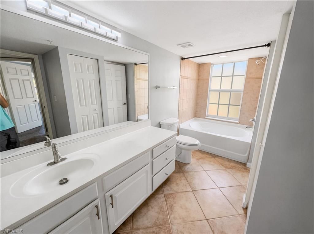 4121 Residence Dr, Unit 323, Fort Myers, FL 33901 Photo