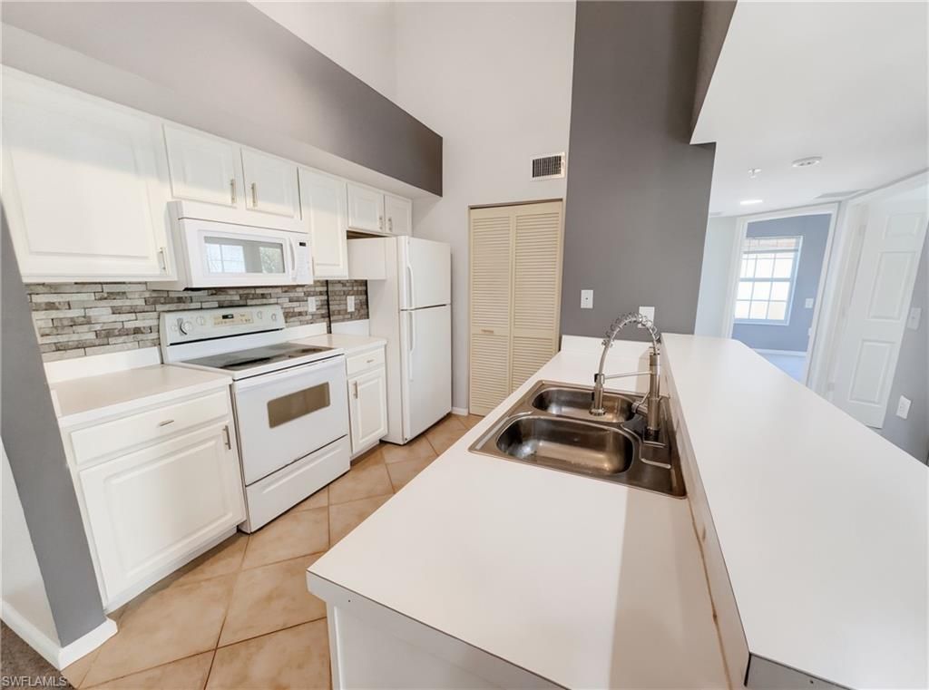 4121 Residence Dr, Unit 323, Fort Myers, FL 33901 Photo